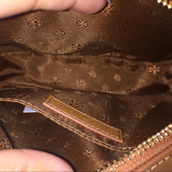 tory burch // robinson round leather camera bag - Picture 8 of 8